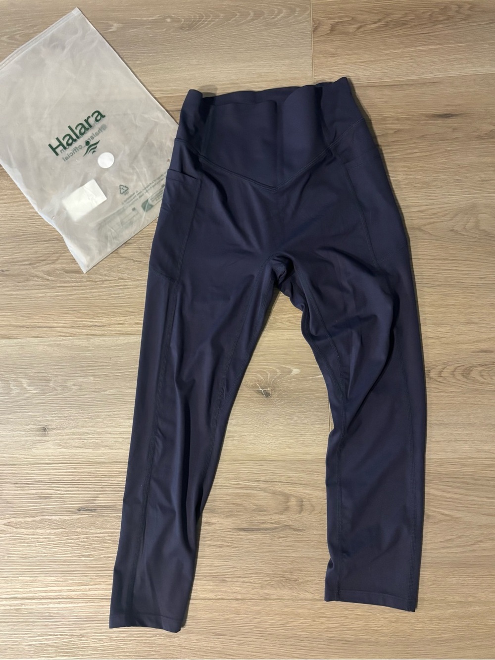 Halara Ultrasculpt Legging Tummy Control Butt Lift Cinch - Navy MSRP $53 - Picture 2 of 3